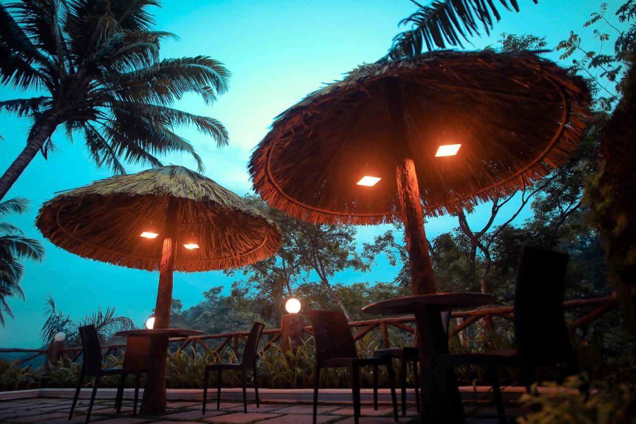 Thenmala Hormuz Inn Kolattupuzha Экстерьер фото