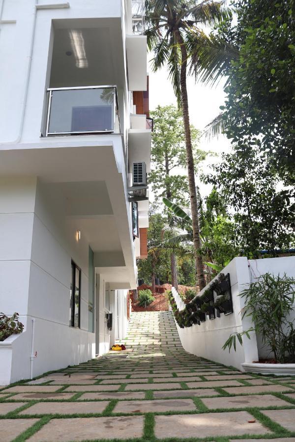 Thenmala Hormuz Inn Kolattupuzha Экстерьер фото